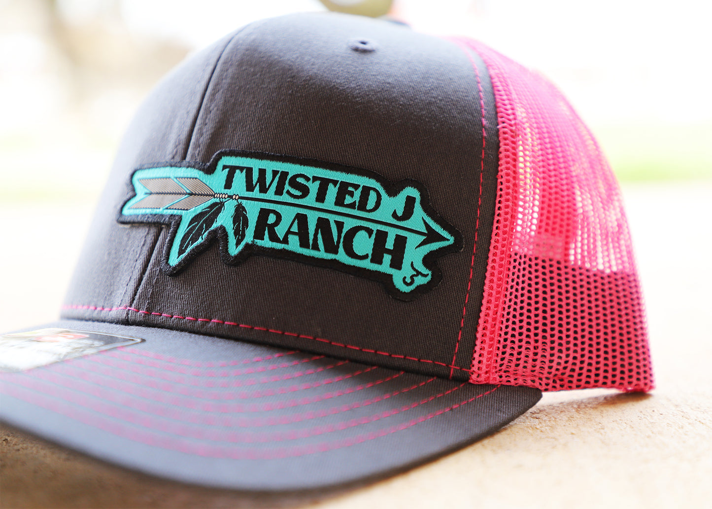 TJR - Feather Arrow - Charc/Neon Pink