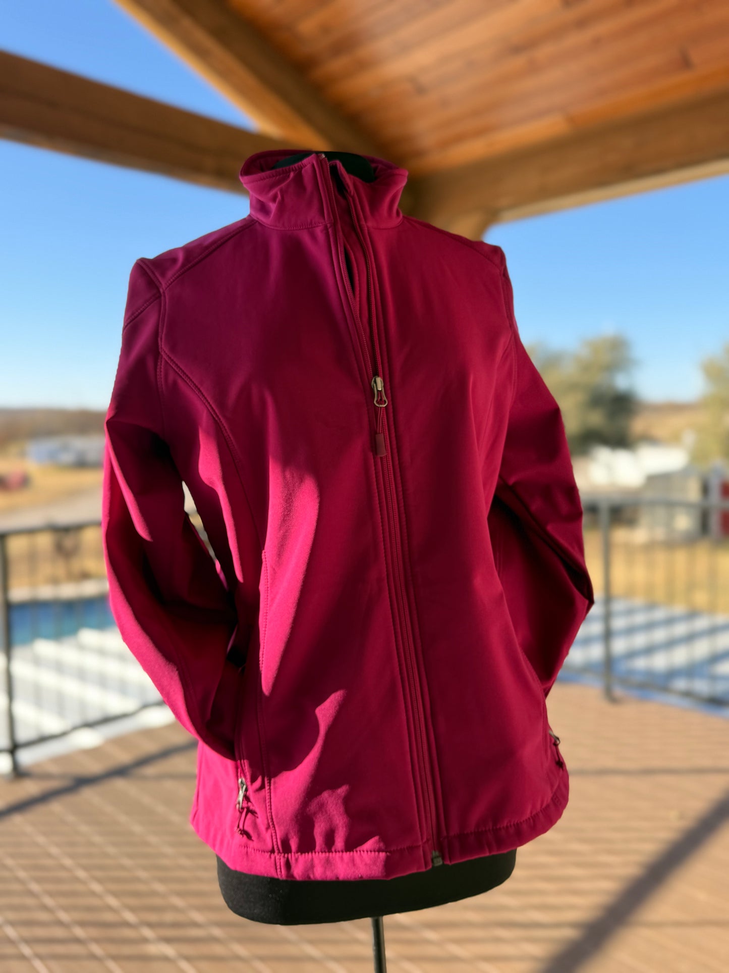 Fitted Womens Magenta Eddie Softshell Jacket